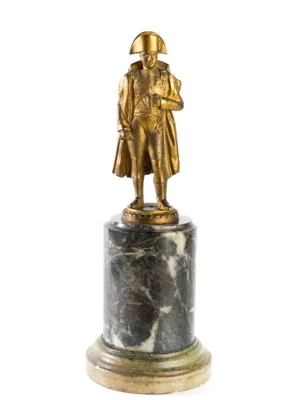 © Roma Capitale, Sovrintendenza Capitolina ai Beni Culturali Manifattura francese, Colonnina con Napoleone I in piedi su base (Roma, Museo Napoleonico) © Roma Capitale, Sovrintendenza Capitolina ai Beni Culturali Manifattura francese, Colonnina con Napoleone I in piedi su base (Roma, Museo Napoleonico)