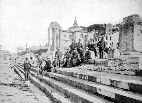 Archeologi al Foro Romano Archeologi al Foro Romano
