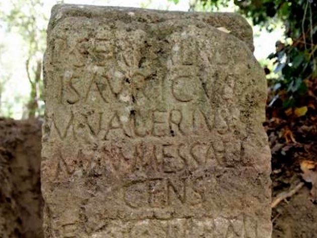 Intervento di valorizzazione dei reperti archeologici nel Parco d’Affaccio a Ponte Milvio Intervento di valorizzazione dei reperti archeologici nel Parco d’Affaccio a Ponte Milvio