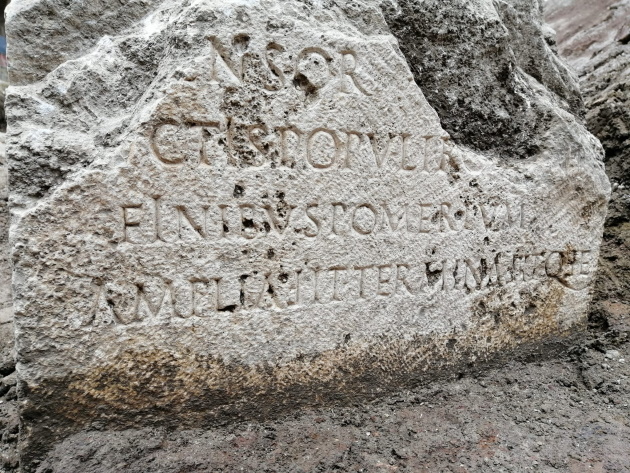 Cippo pomeriale, piazza Augusto Imperatore Cippo pomeriale, piazza Augusto Imperatore