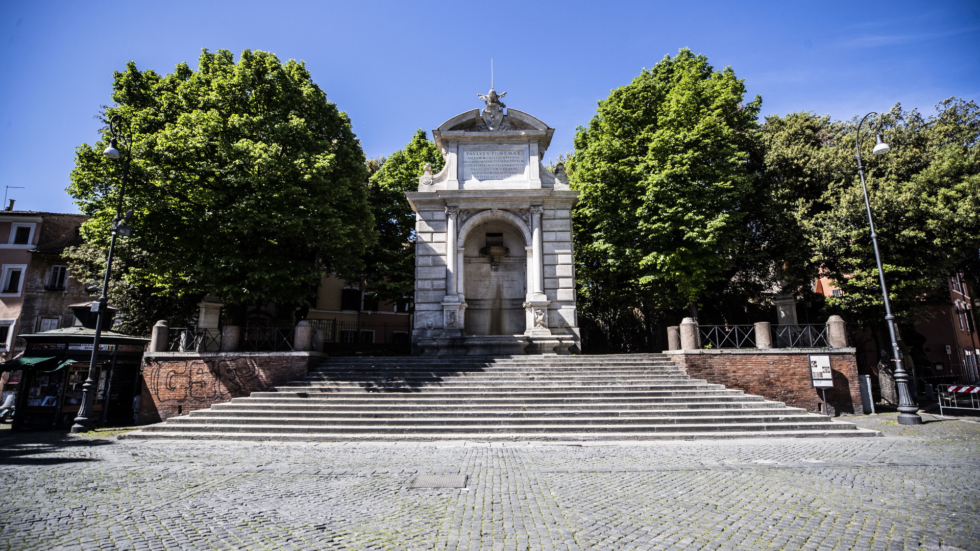 Fontana dell'Acqua Paola in piazza trilussa
