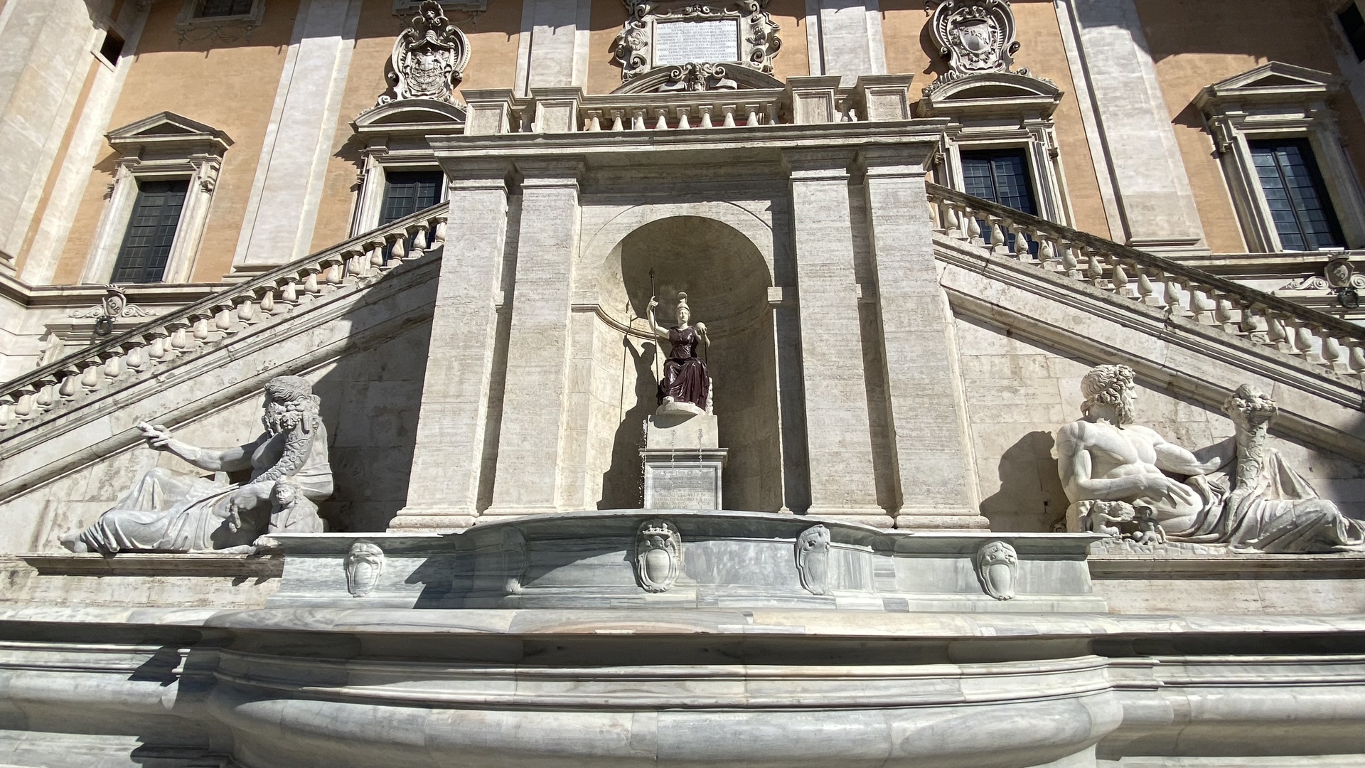 Fontana della Dea Roma in Piazza del Campidoglio 