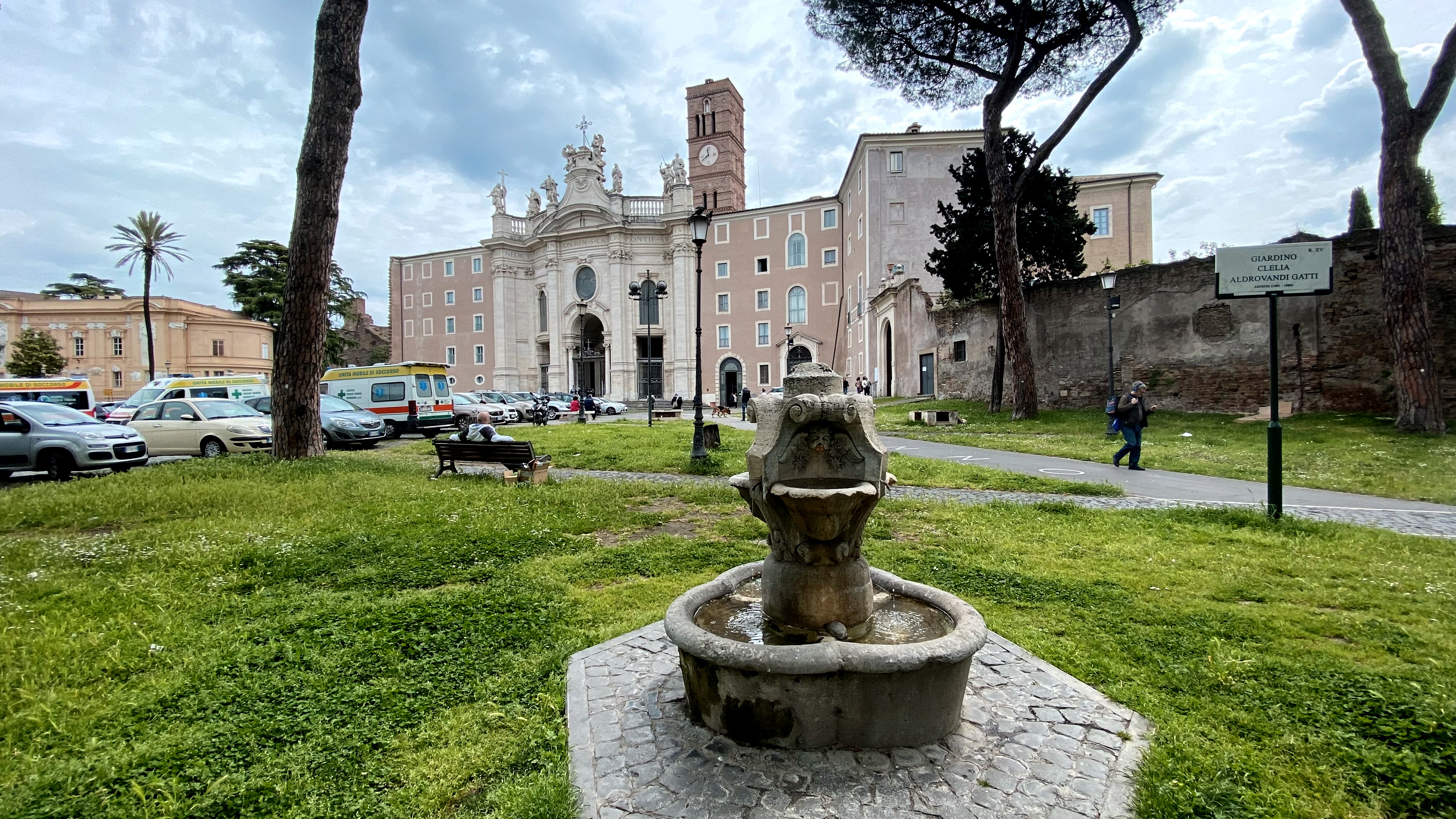 Fontana di Piazza S. Croce in Gerusalemme Ph. Turismo Roma