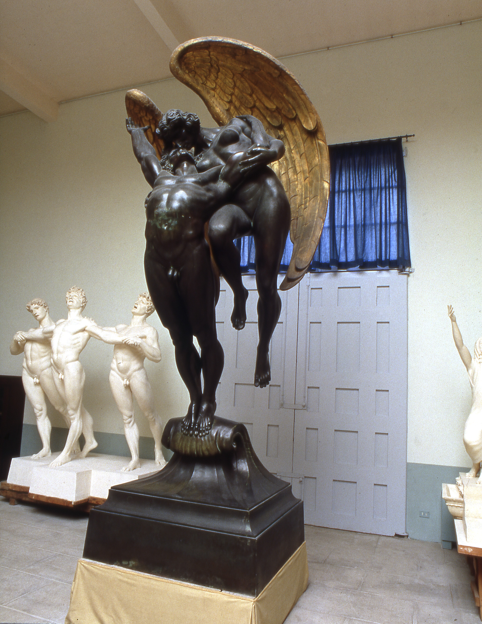 Casa Museo Hendrik Andersen - H. Andersen, L'Angelo della Vita,1912, bronzo su base di marmo Casa Museo Hendrik Andersen - H. Andersen, L'Angelo della Vita,1912, bronzo su base di marmo