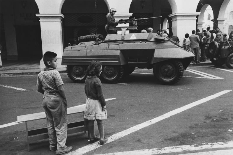 I soldati occupano le piazze, Lima, Perù 1963 I soldati occupano le piazze, Lima, Perù 1963