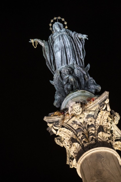 Colonna dell'Immacolata illuminata da Storaro Colonna dell'Immacolata illuminata da Storaro