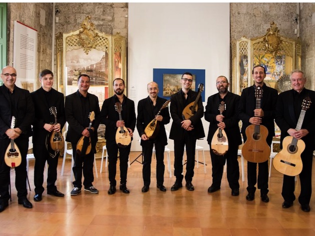 Mandolini sotto l'albero-Foto: sito ufficiale dell'Auditorium PDM Mandolini sotto l'albero-Foto: sito ufficiale dell'Auditorium PDM