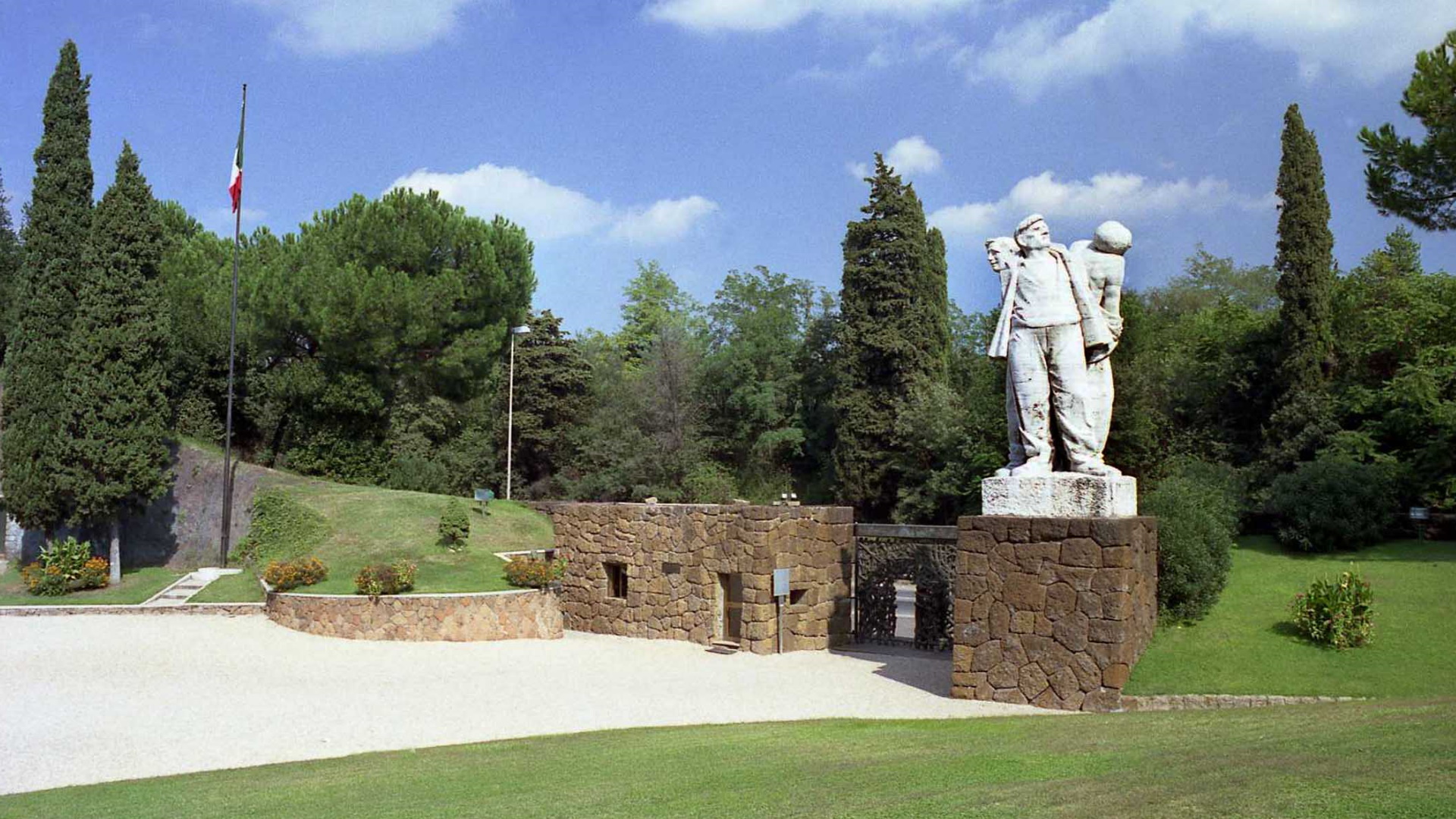 Mausoleum of The Ardeatine Caves | Turismo Roma