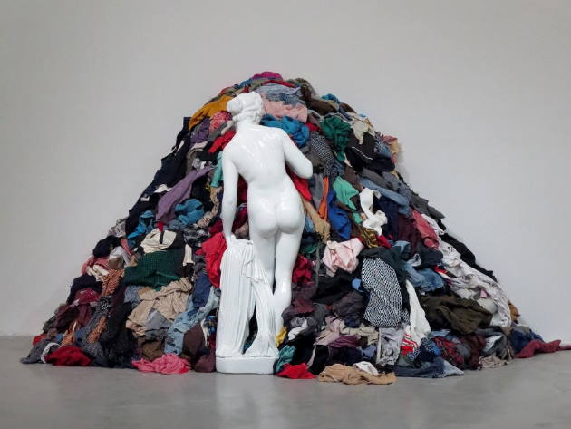  Michelangelo Pistoletto, Venere degli stracci, 1967, cemento, smalto, stracci, photo courtesy Galleria Continua San Gimignano