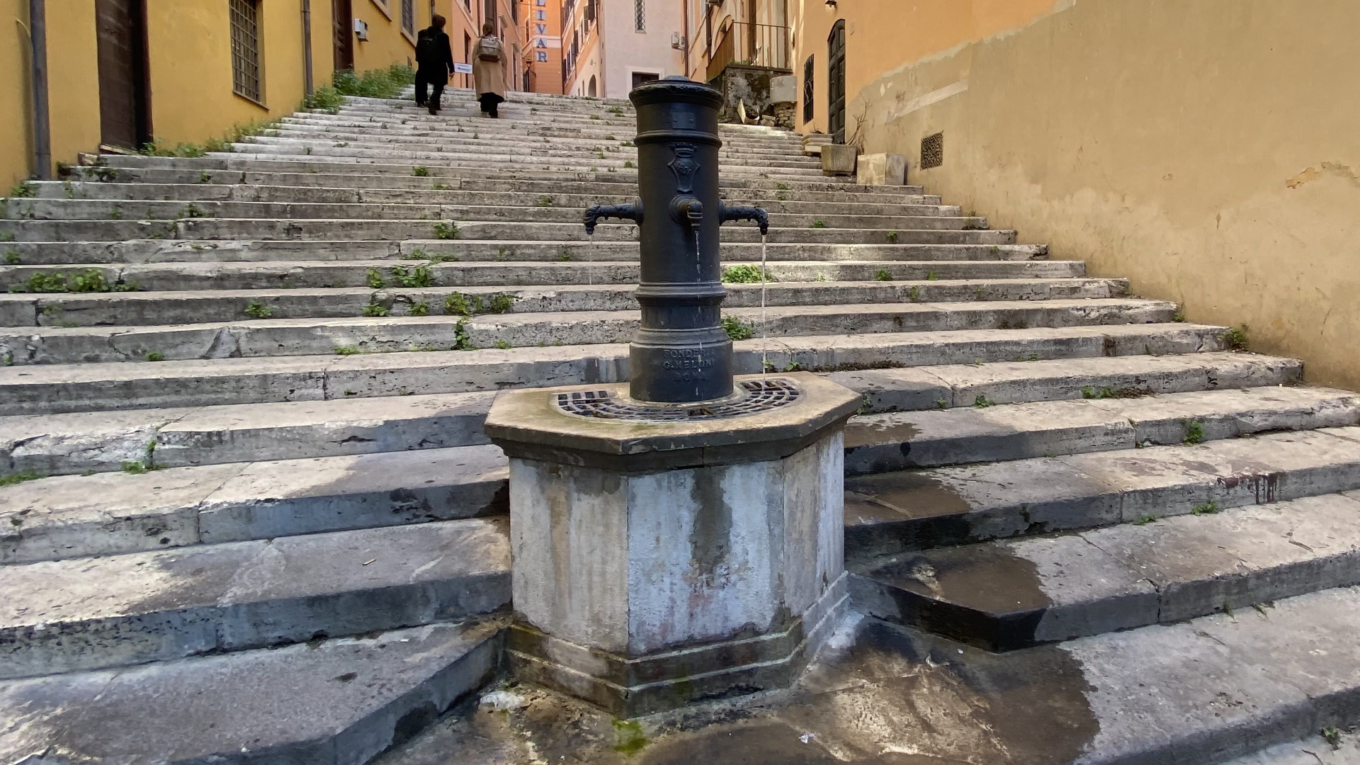 Nasone in via delle tre cannelle