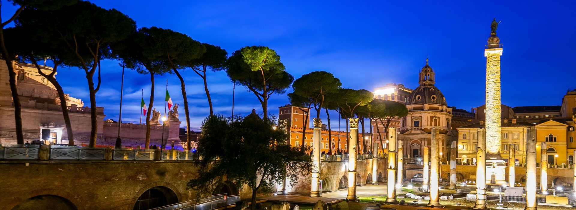 Passeggiate serali nell’area archeologica dei Fori Imperiali Passeggiate serali nell’area archeologica dei Fori Imperiali