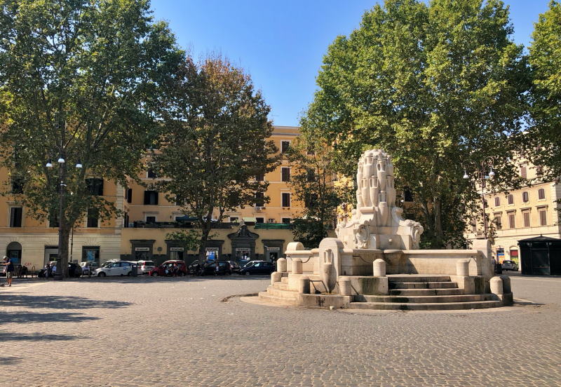 Piazza Testaccio e Fontana Anfore