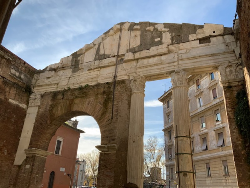 Portico d'Ottavia Portico d'Ottavia