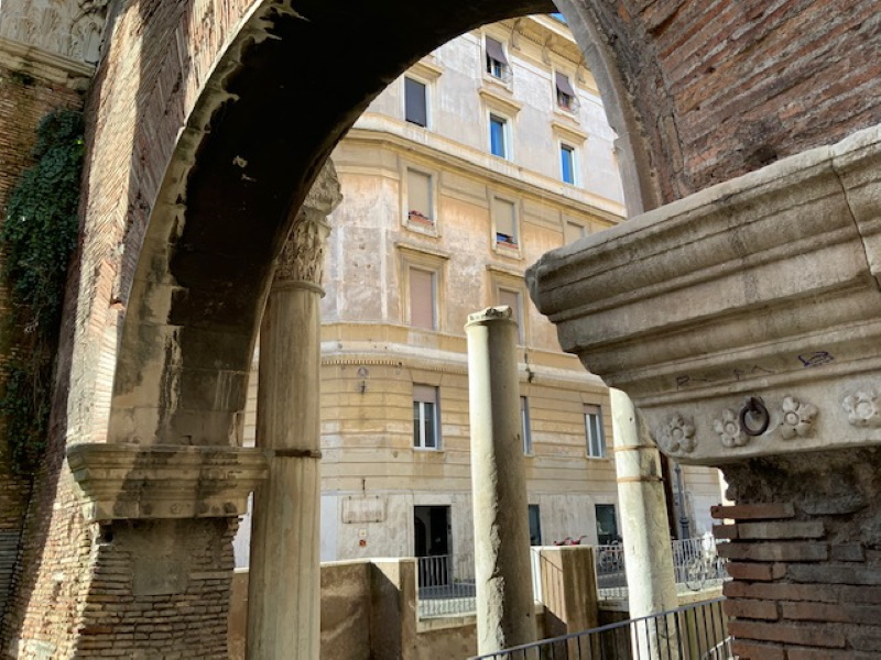 Portico d'Ottavia Portico d'Ottavia