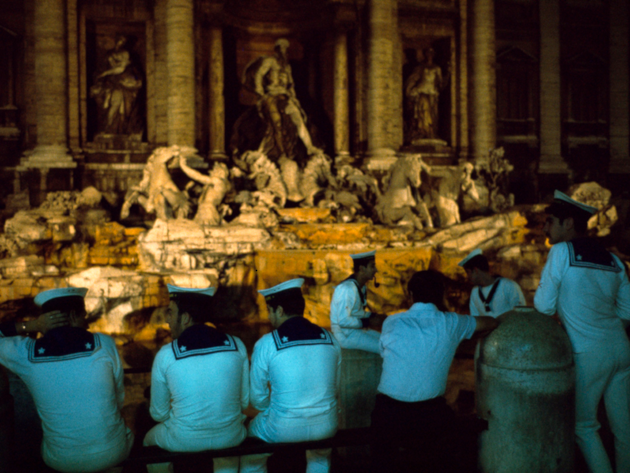 Fontaine De Trevi,1974 (c) donation Hervé Gloaguen, Ministère de la Culture (France), Médiathèque du patrimoine et de la photographie Fontaine De Trevi,1974 (c) donation Hervé Gloaguen, Ministère de la Culture (France), Médiathèque du patrimoine et de la photographie