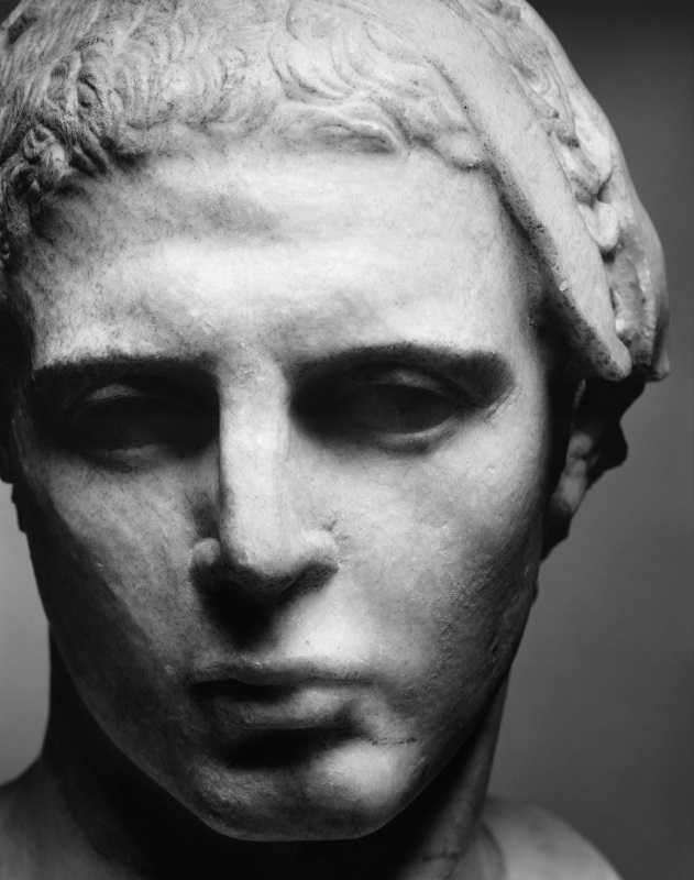 Volti di Roma alla Centrale Montemartini - Fotografie di Luigi Spina Volti di Roma alla Centrale Montemartini - Fotografie di Luigi Spina