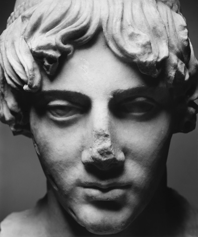 Volti di Roma alla Centrale Montemartini - Fotografie di Luigi Spina Volti di Roma alla Centrale Montemartini - Fotografie di Luigi Spina