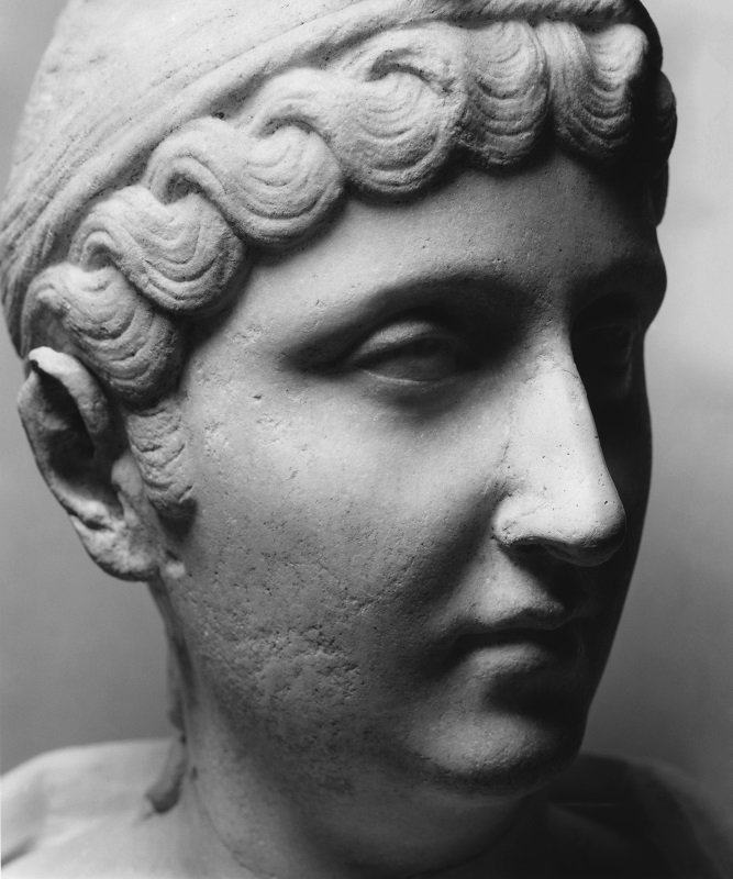 Volti di Roma alla Centrale Montemartini - Fotografie di Luigi Spina Volti di Roma alla Centrale Montemartini - Fotografie di Luigi Spina