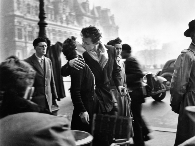 Robert Doisneau, Le baiser de l’Hôtel de Ville, 1950 © Atelier Robert Doisneau