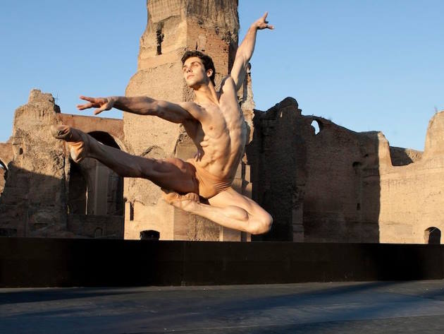 Roberto Bolle alle Terme di Caracalla, Roma ph. Luciano Romano Roberto Bolle alle Terme di Caracalla, Roma ph. Luciano Romano