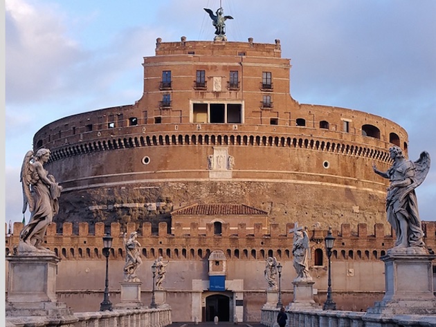 Sotto l’Angelo di Castello: danza, musica, spettacolo-Foto: Facebook sito ufficiale di Castel Sant’Angelo Sotto l’Angelo di Castello: danza, musica, spettacolo-Foto: Facebook sito ufficiale di Castel Sant’Angelo