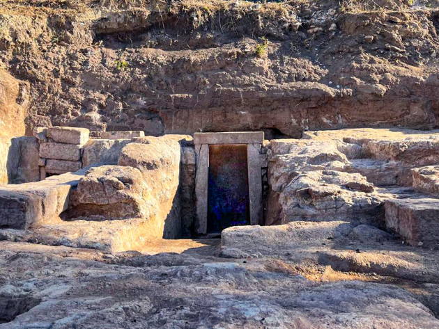 Nuove scoperte archeologiche al Parco delle Acacie di Pietralata-Foto: Ingresso di una tomba di età repubblicana Nuove scoperte archeologiche al Parco delle Acacie di Pietralata-Foto: Ingresso di una tomba di età repubblicana