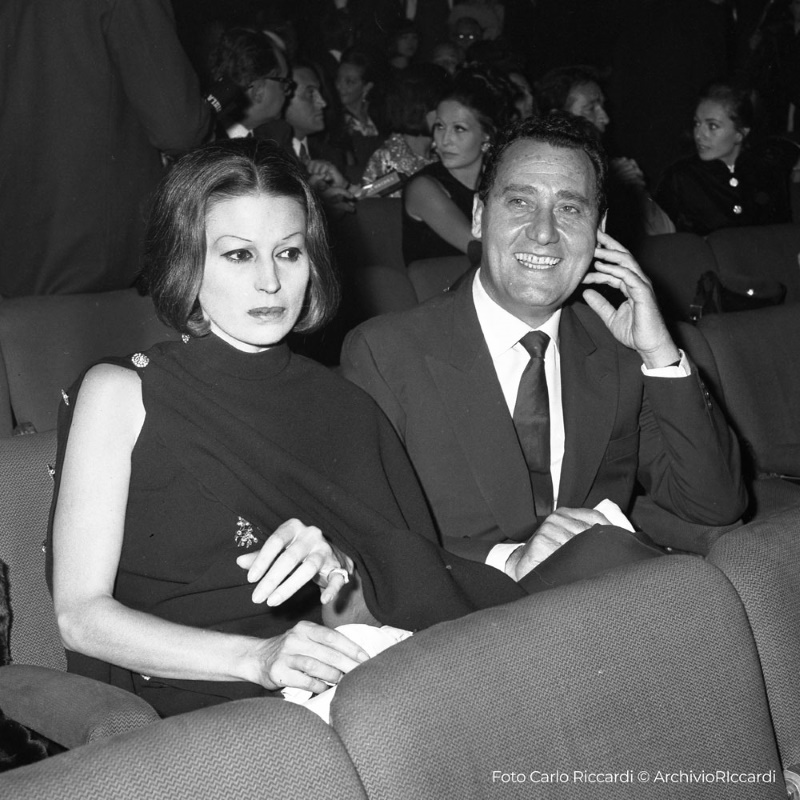 Alberto Sordi con Silvana Mangano (1960) Alberto Sordi con Silvana Mangano (1960)