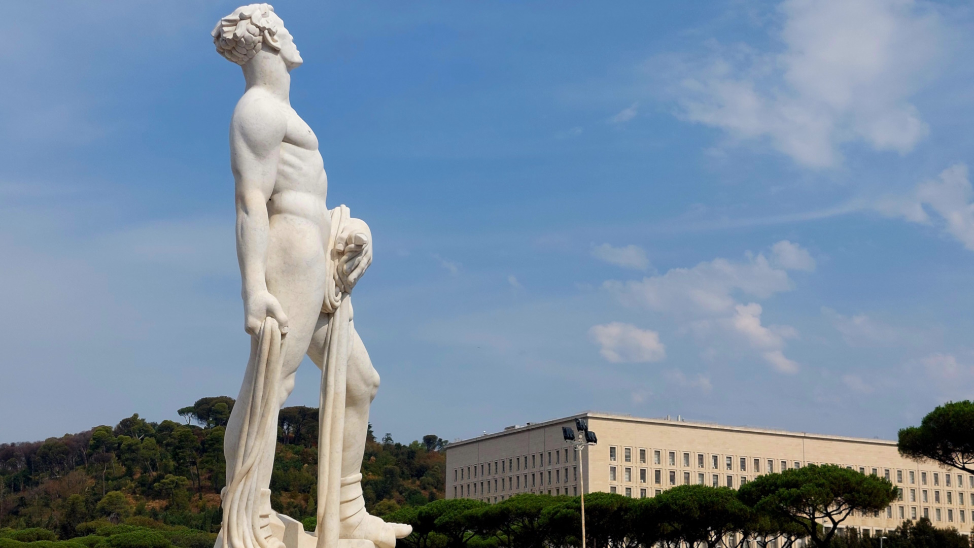 Stadio dei Marmi e Palazzo della Farnesina Stadio dei Marmi e Palazzo della Farnesina