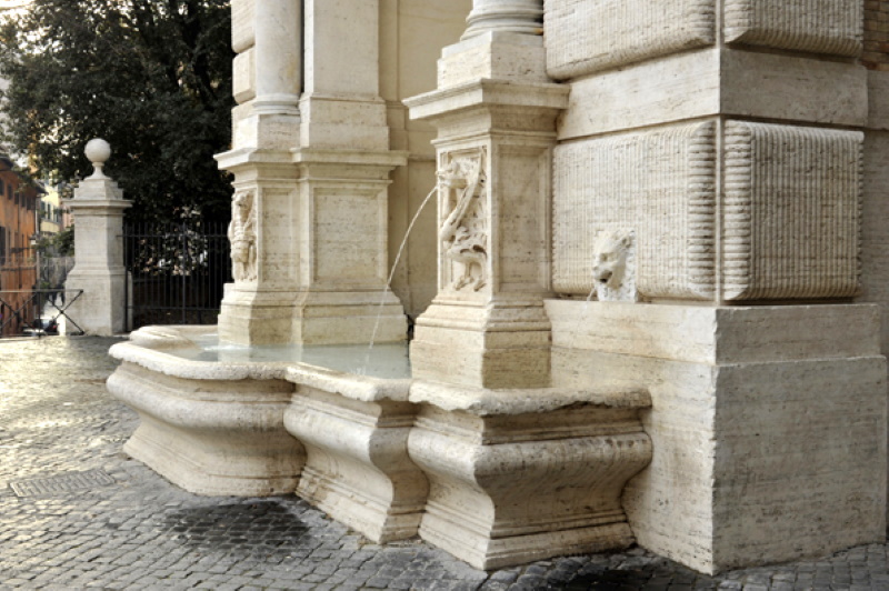 Fontana in piazza Trilussa, particolare