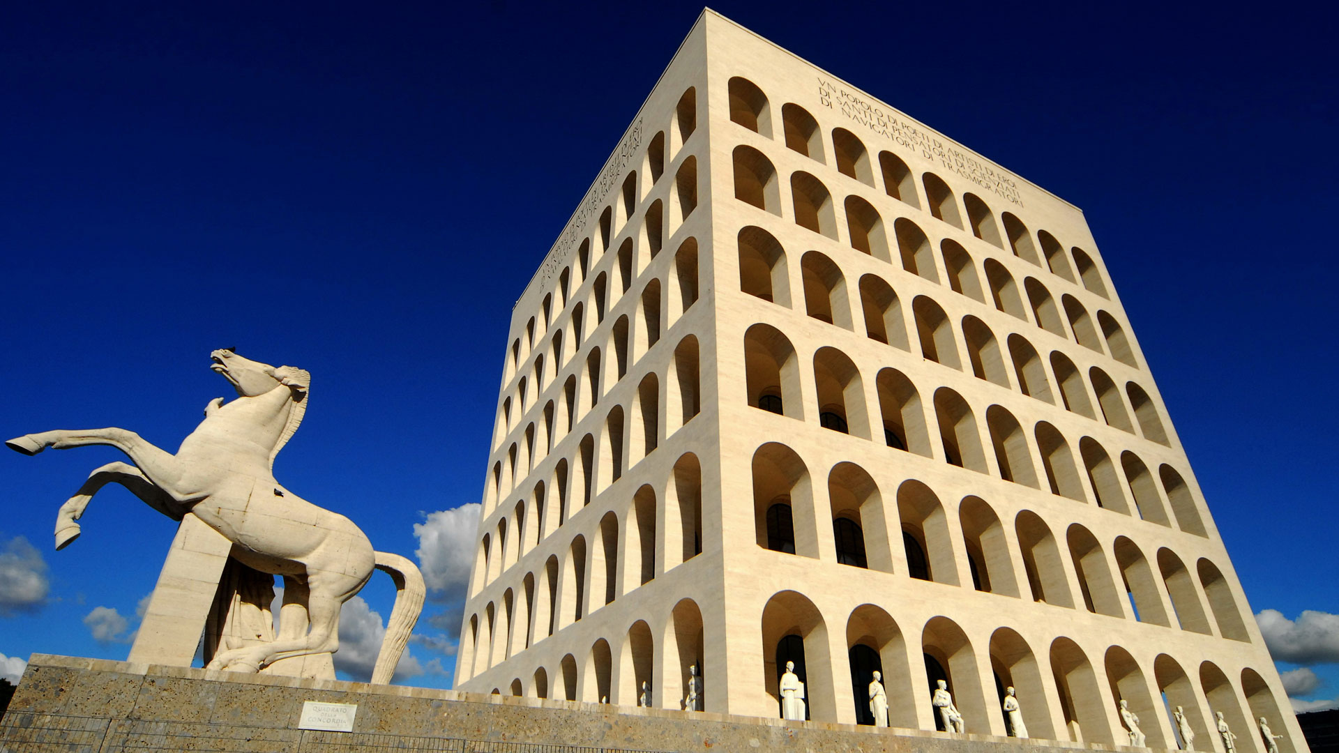 Palazzo Della Civilta Italiana Turismo Roma