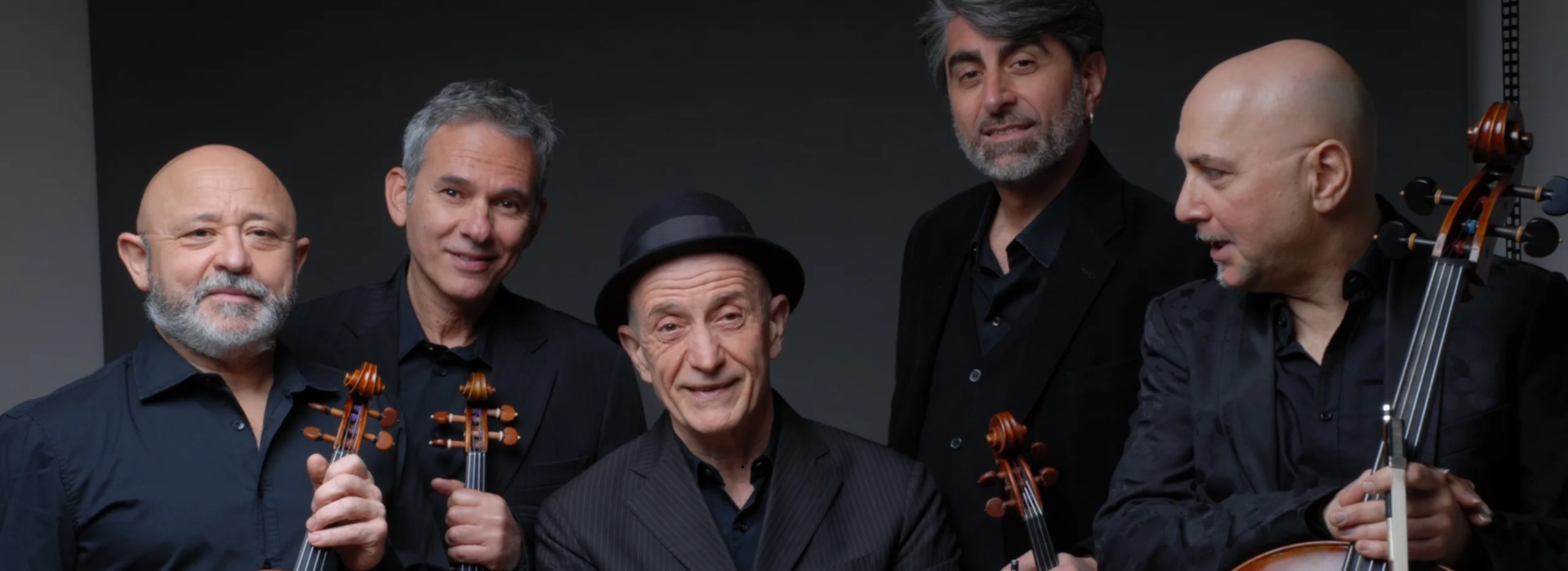 Peppe Servillo, Solis String Quartet e Medit Orchestra diretta da Angelo Valori - Te voglio bene assaje
