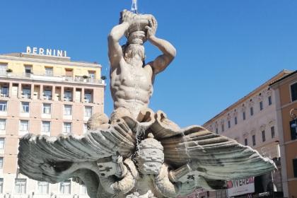 Fontana del Tritone