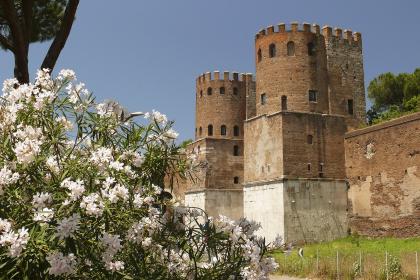 Monumenti - Porta S. Sebastiano © Tono Labra _ AGF