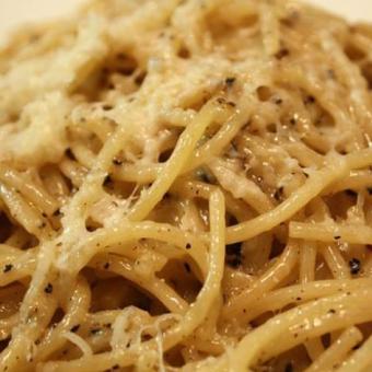 Spaghetti cacio e pepe