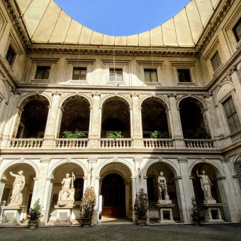 Cortile di Palazzo Altemps ph. Turismo Roma