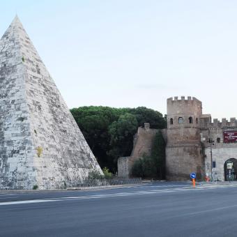 Piramide Cestia