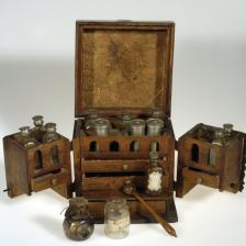 Farmacia portatile XVIII secolo