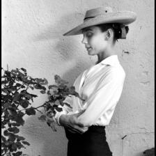 Audrey Hepburn sul set di Unforgiven, Messico 1959 © Fotohof archiv Inge Morath Foundation Magnum Photos