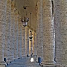 San Pietro, Colonnato. Foto David Mark, Pixabay.jpg