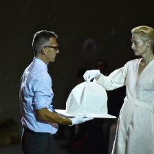 Tilda Swinton e Olivier Saillard "The Impossible" Wardrobe Parigi Palais de Tokyo, ph. Piero Biason