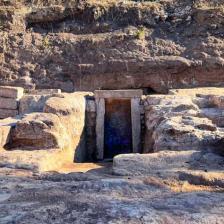 Nuove scoperte archeologiche al Parco delle Acacie di Pietralata-Foto: Ingresso di una tomba di età repubblicana Nuove scoperte archeologiche al Parco delle Acacie di Pietralata-Foto: Ingresso di una tomba di età repubblicana
