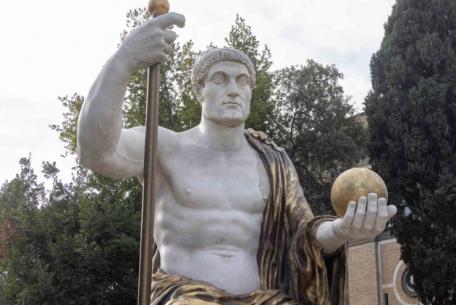 Statua colossale di Costantino Statua colossale di Costantino