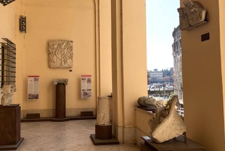 Cortile del Tempio di Apollo in Circo ph. Turismo Roma