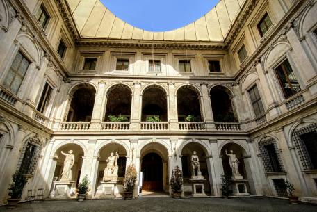 Cortile di Palazzo Altemps ph. Turismo Roma