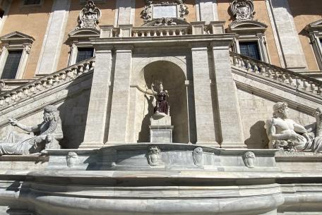 Fontana della Dea Roma in Piazza del Campidoglio 