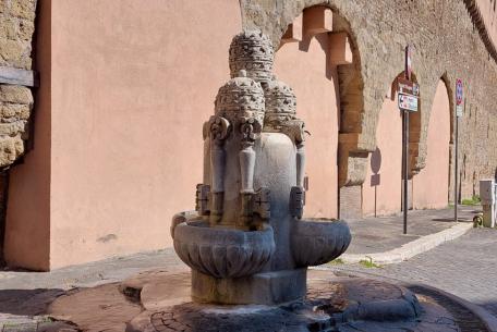 Fontana delle Tiare Fontana delle Tiare