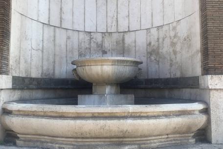 Fontana dei Fori Imperiali ph. Turismo Roma