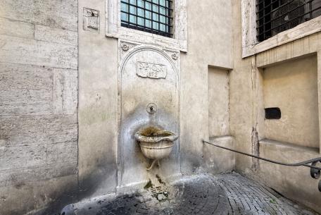 Fontanella di via della Posta Vecchia Ph. Turismo Roma