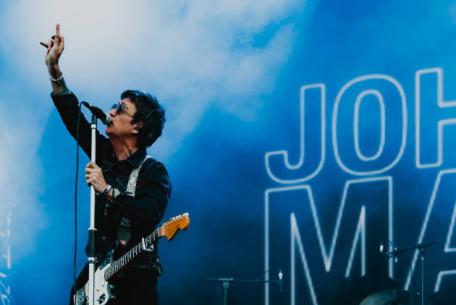 Johnny Marr-Foto: locandina ufficiale della manifestazione Johnny Marr-Foto: locandina ufficiale della manifestazione