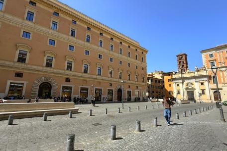 Piazza San Silvestro Ph. Turismo Roma